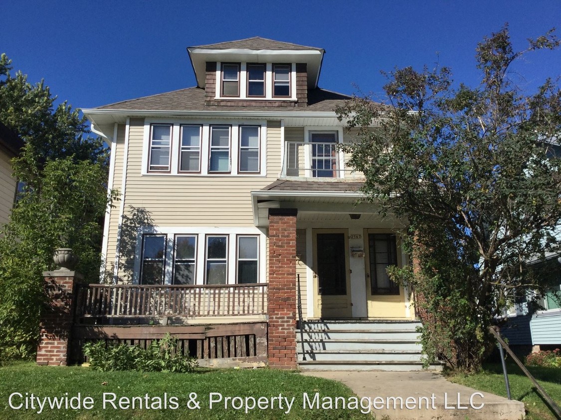 Primary Photo - 2565-2567 N 50th St