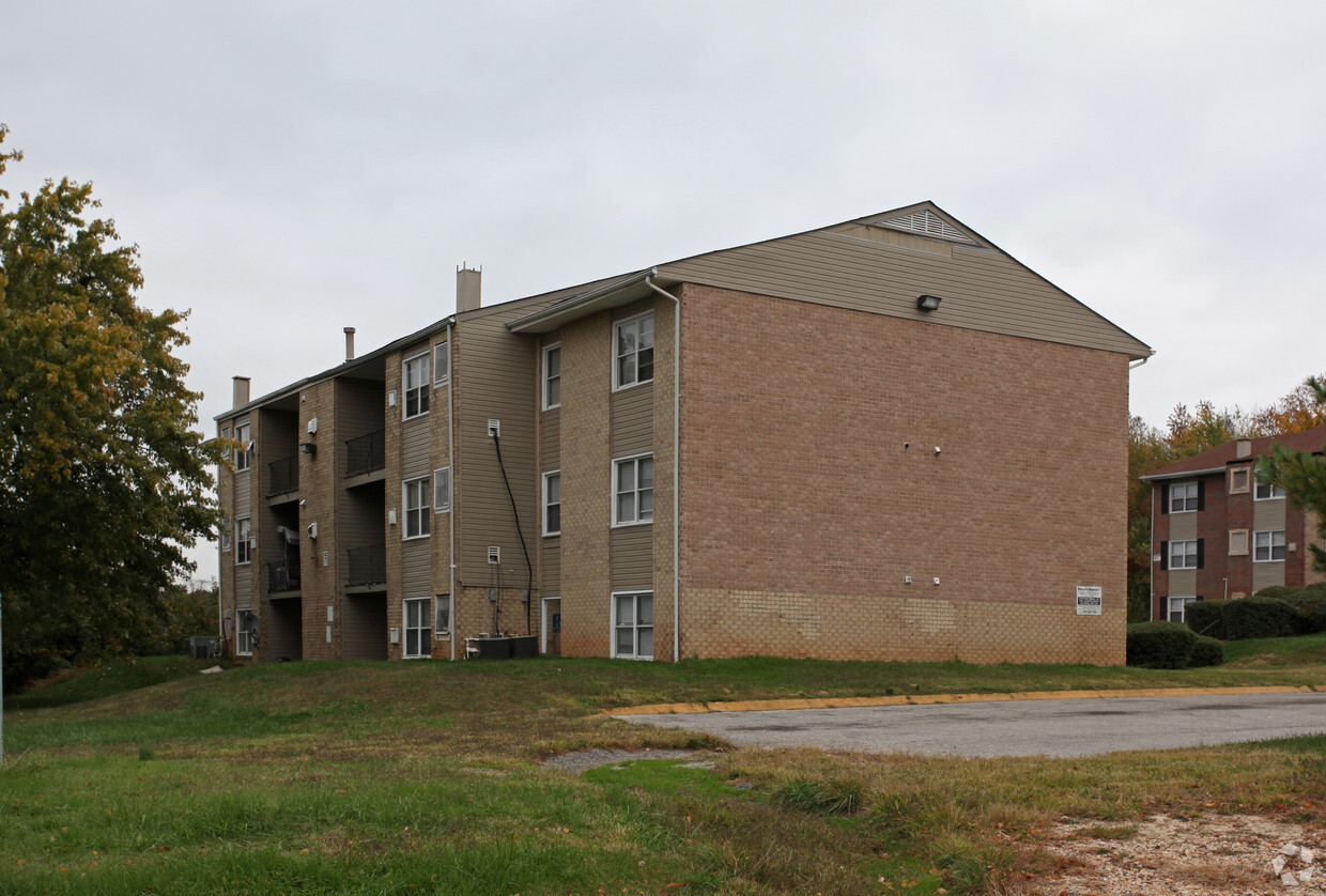 Building Photo - Woodhill Apartments