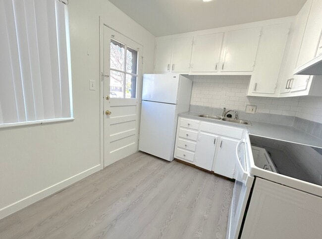 Photo - 375 S Depew St Apartment