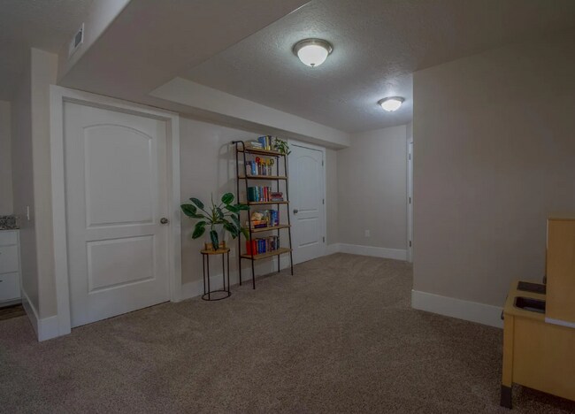Foto del edificio - ASK ABOUT RENT TO OWN POSSIBLY!!  Stunning...