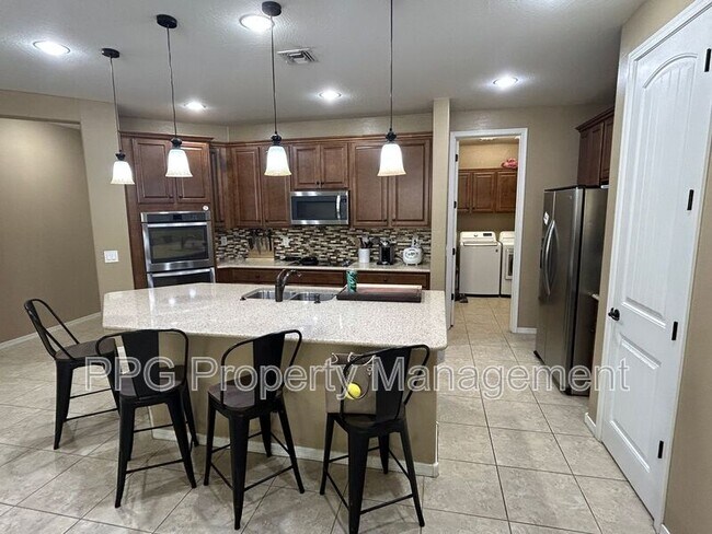 Foto del edificio - 15747 W Shaw Butte Dr