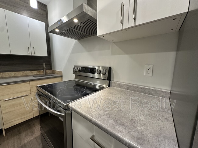 Building Photo - 889 Mt Ida Dr