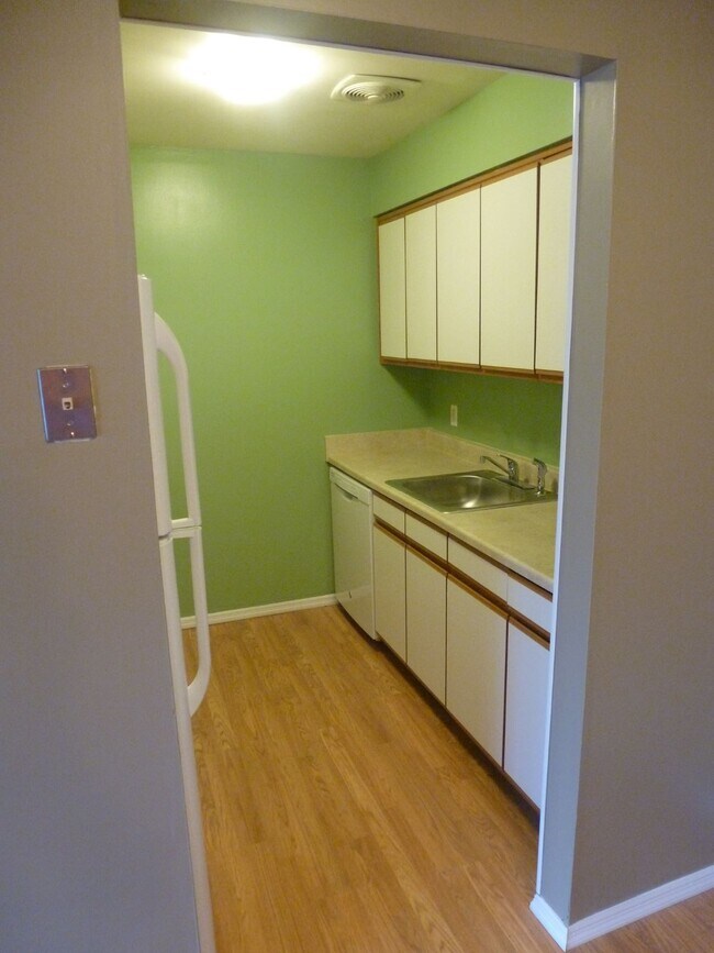 Foto del edificio - 94 Inwood Rd