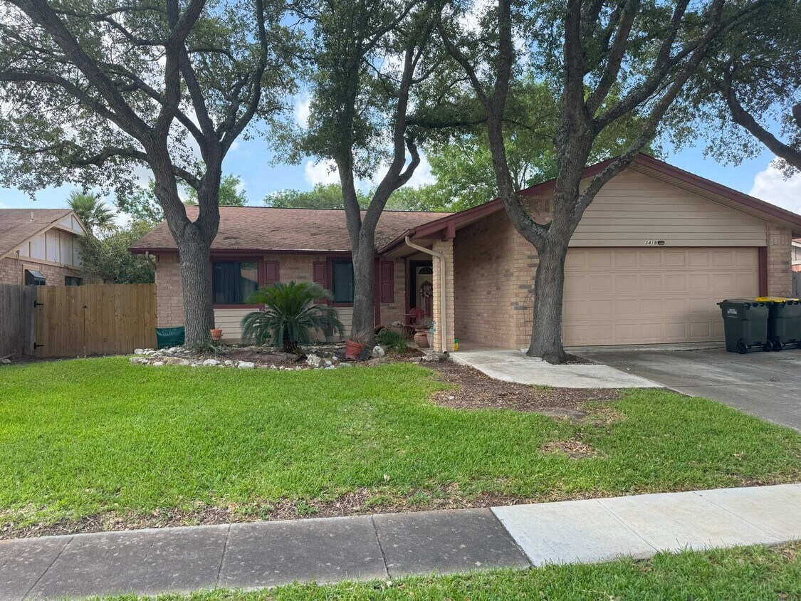 Foto principal - 3418 Meadowhead Dr