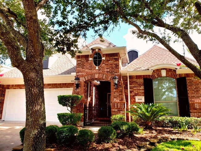 Foto del edificio - 2611 Summer Rain Dr