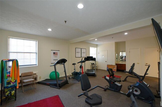 Building Photo - 475 Mount Vernon Hwy NE