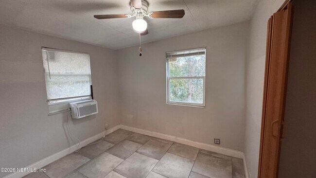 Building Photo - 1245 W 30th St