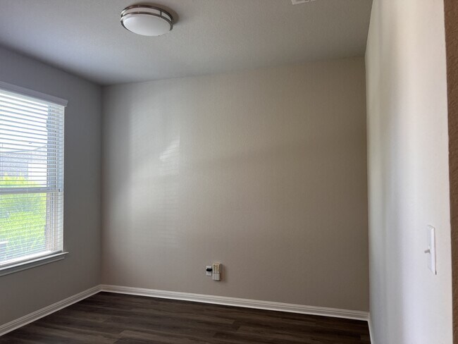 Foto del edificio - 1513 Carlene Pruett St