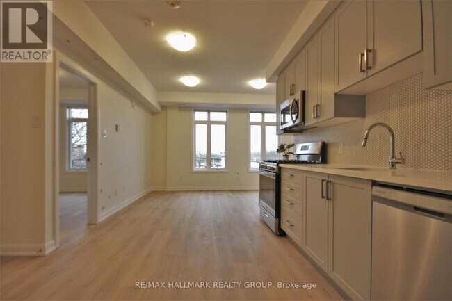 Building Photo - 351 Croydon Ave