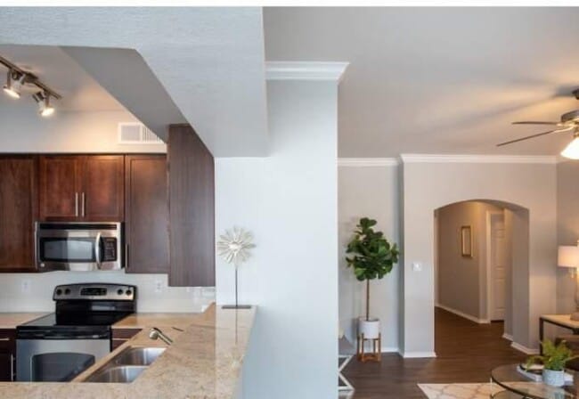 Building Photo - 2 bedroom in Dallas TX 75206