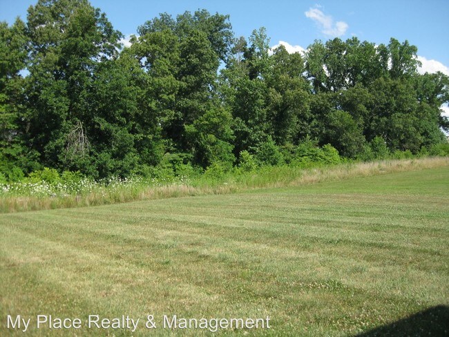 Building Photo - 852 Dixie Ln