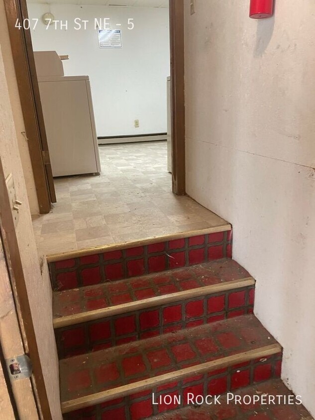 Foto del edificio - 407 7th St NE