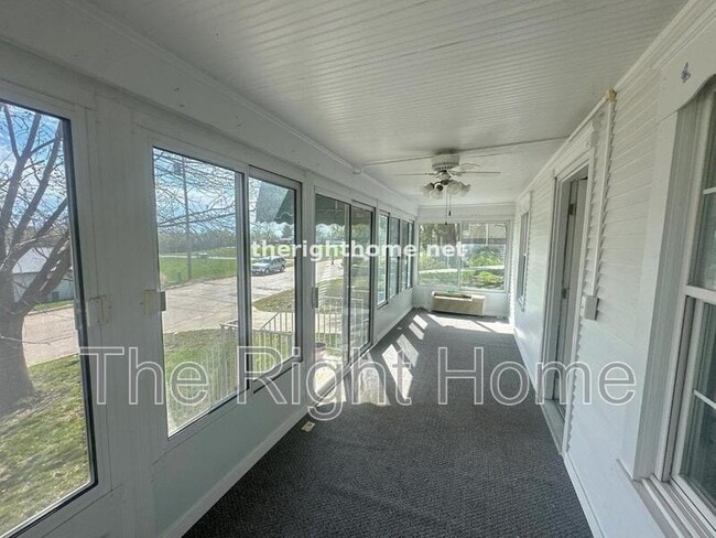 Building Photo - 902 Harrington Ave