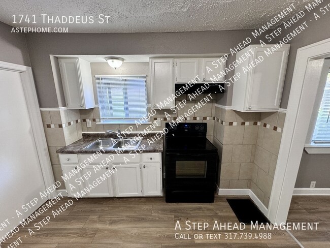 Building Photo - 1741 Thaddeus - 3 bed/1 Bath Move-in Ready