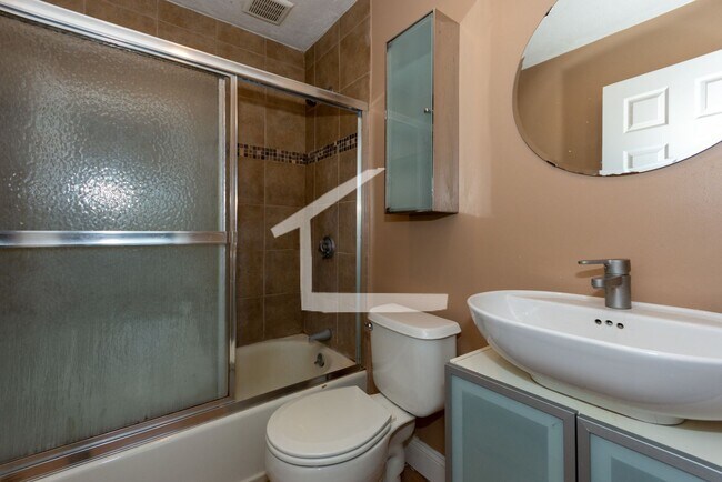 Foto del edificio - House on Wadsworth St.  Perfect for BU students!  Laundry in Unit