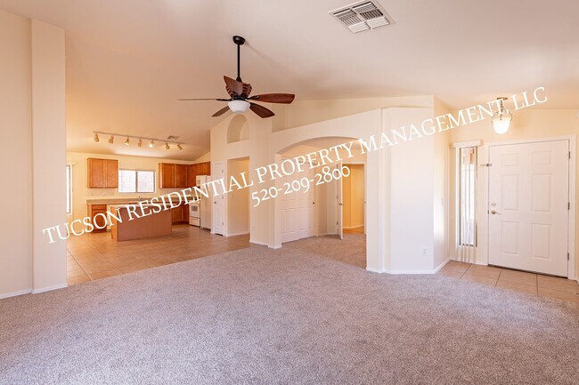 Foto del edificio - 10882 S Arrowhead Spring Dr