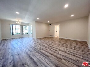 Building Photo - 439 S Oakhurst Dr