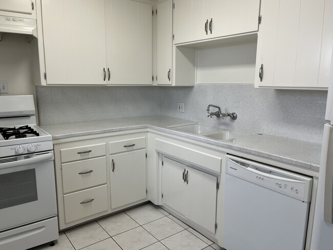 Foto del edificio - 5319 Radford Ave