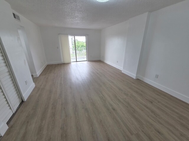 Foto del edificio - 8240 SW 210th St