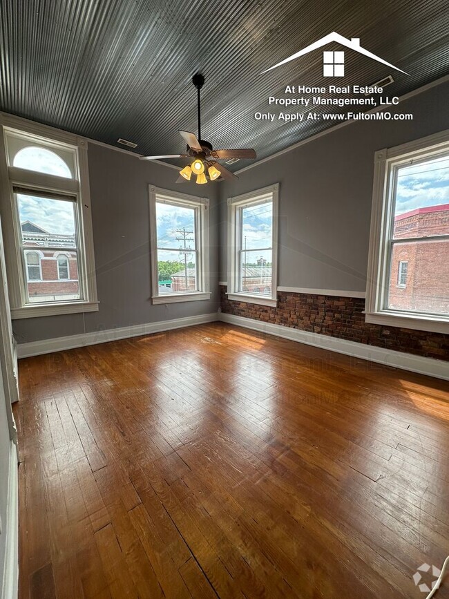 Building Photo - 510 Nichols St