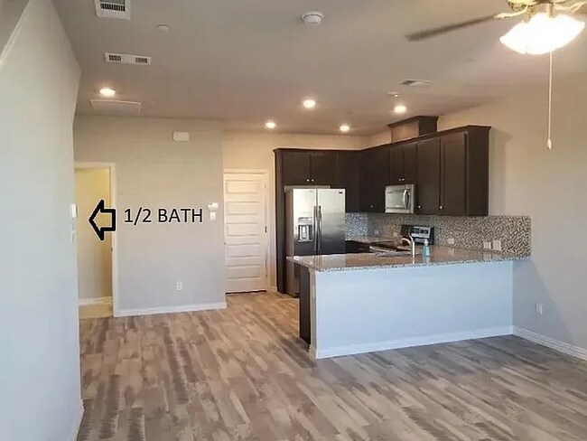 Building Photo - 3209 Solana Cir