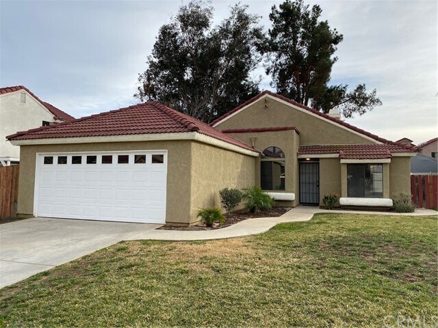 Foto principal - 23757 Swan St