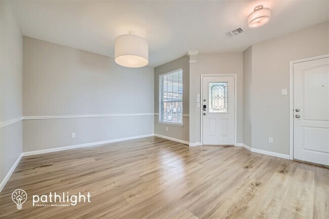 Building Photo - 370 Granger Cir