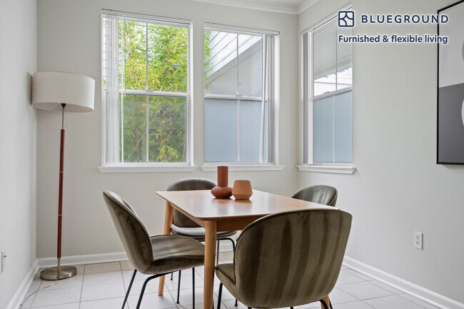 Foto del edificio - 337 S Fremont St