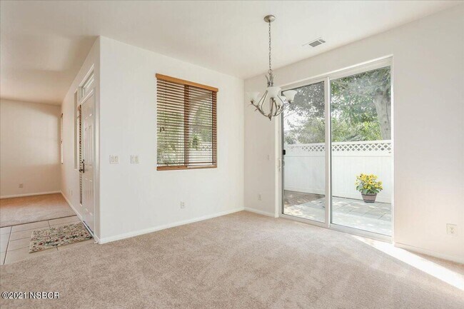 Foto del edificio - 2241 Nightshade Ln