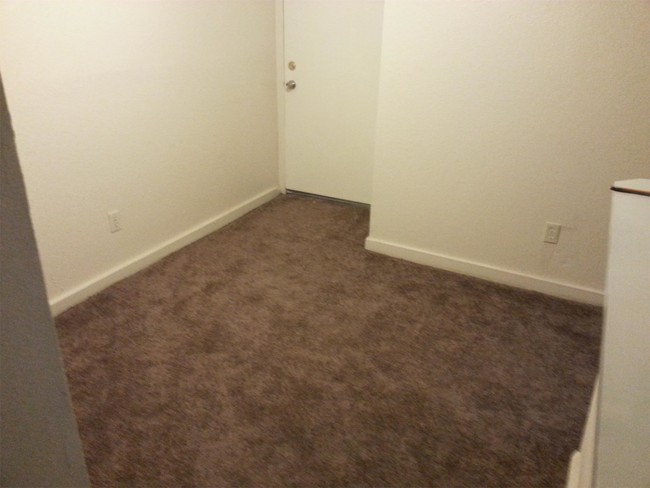 Building Photo - 809 N Birmingham Pl