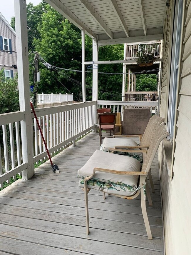 Building Photo - Top floor 3-bed Oak Square Brighton