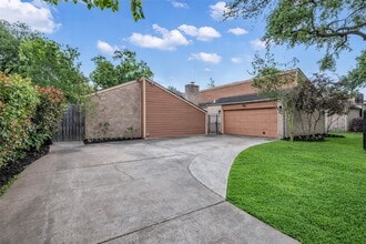 Building Photo - 8206 Debbie Gay Dr