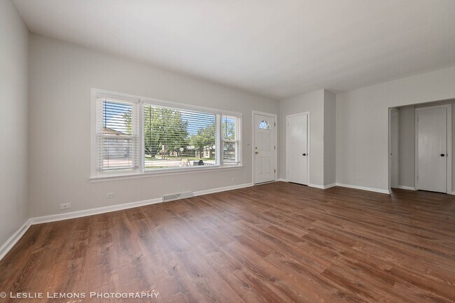 Building Photo - 22 55th St