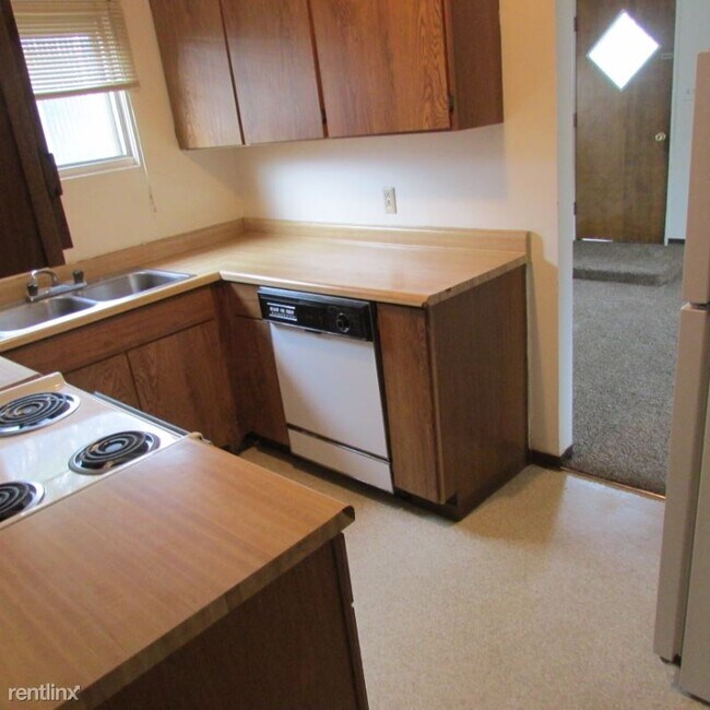 Building Photo - 2 br, 1 bath Apartment - 1120 10th Ave. NW