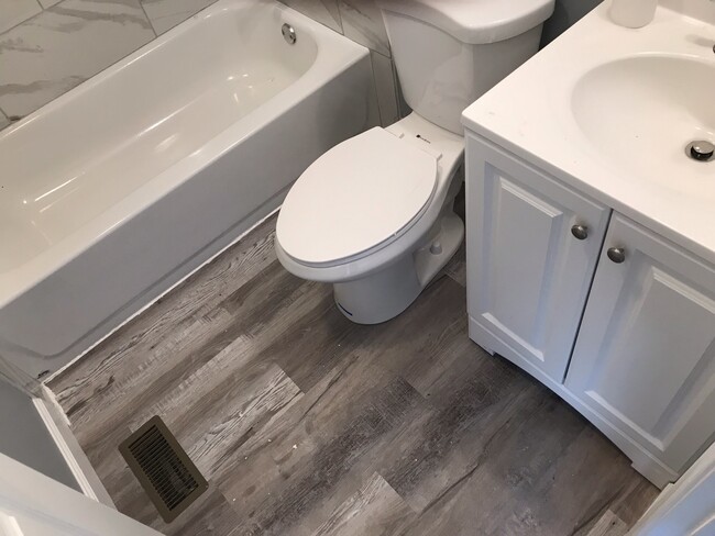 bathroom - 354 Nicholson Rd