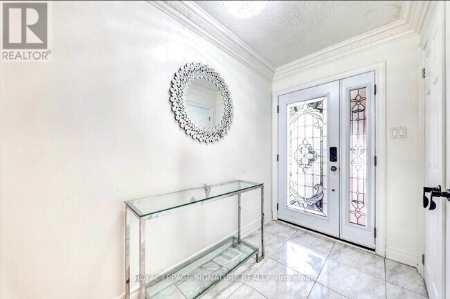 Photo du bâtiment - 16 Oak Knolls Crescent