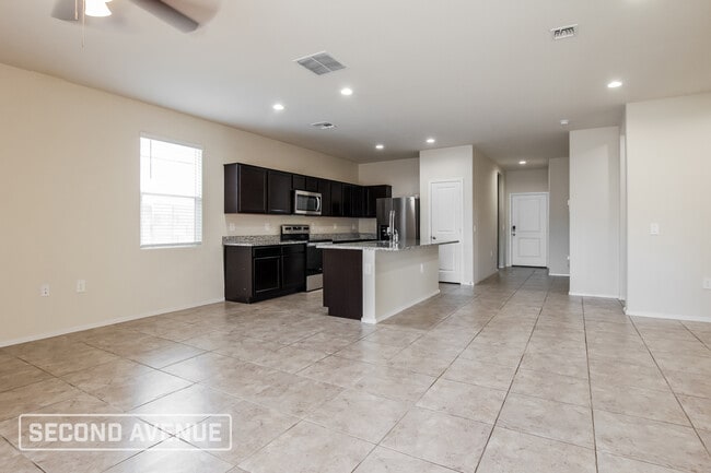 Foto del edificio - 18349 W Faye Way
