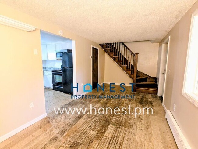 Foto del edificio - 1074 Hallowell Litchfield Rd