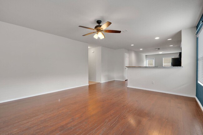 Building Photo - NW Rental near 1604 + Shaenfield available...