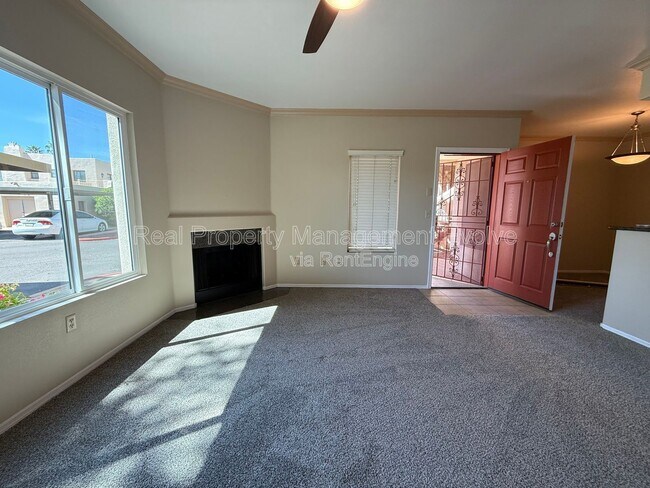 Foto del edificio - 750 E Northern Ave