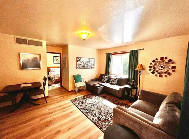 Foto del edificio - 4805 Manytell Ave