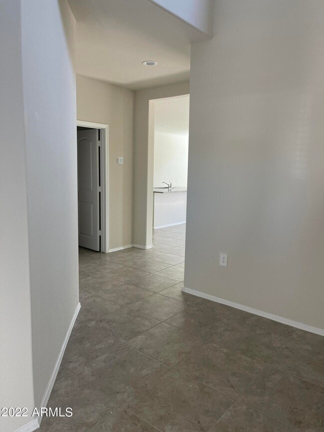 Foto del edificio - 36597 W Santa Clara Ave