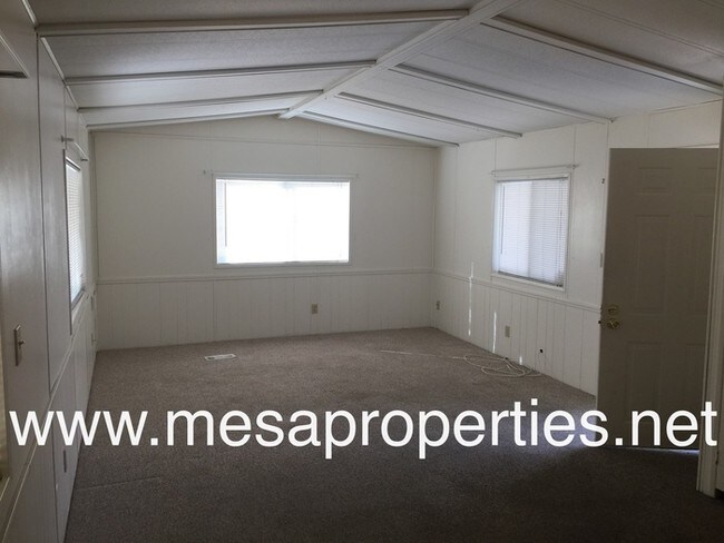 Foto del edificio - Great 2 Bedroom 1 Bathroom Home in Hesperia!
