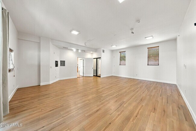 Foto del edificio - 6228 E Pershing Ave