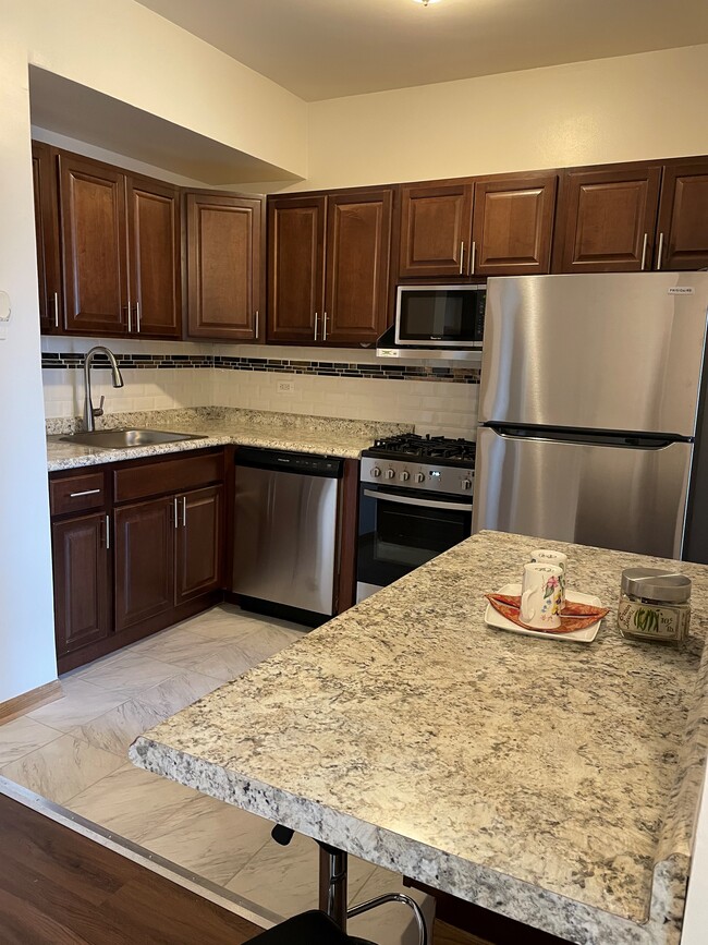 Building Photo - Dearborn North