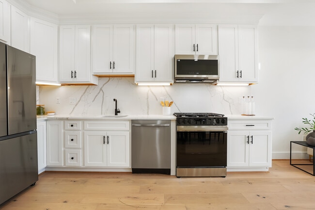 Photo - 808 12th St NE Townhome