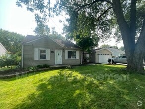 Building Photo - 9024 Marlowe Ave