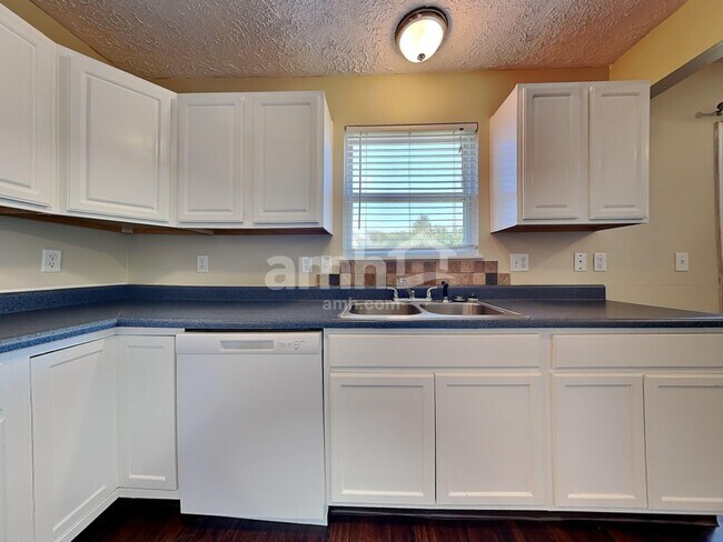 Foto del edificio - 107 Worthington Dr