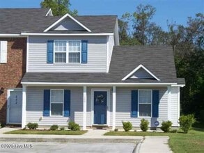 Building Photo - 300 Pinegrove Ct