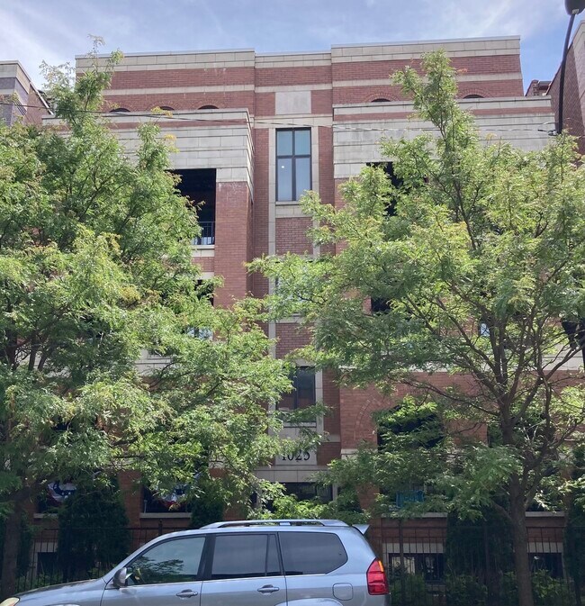 Foto del edificio - 1025 W Monroe St
